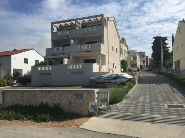 Apartmani Irina Vodice Exterior photo